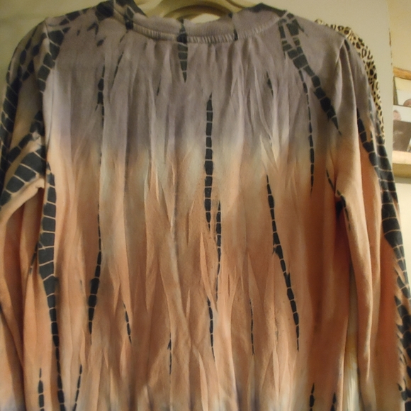 shirt - Picture 2 of 2